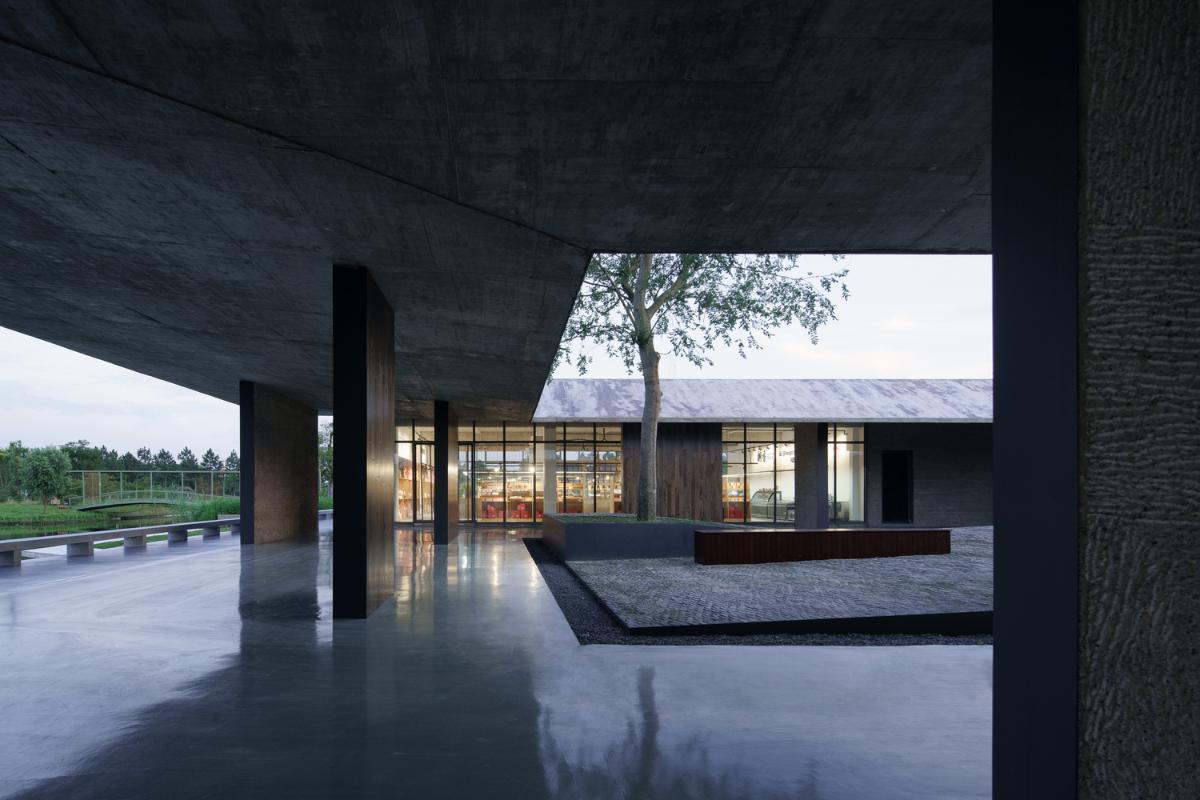 17.“榆樹庭”與“湖岸邊”形成的長卷.jpg 17.“榆樹庭”與“湖岸邊”形成的長卷.jpg